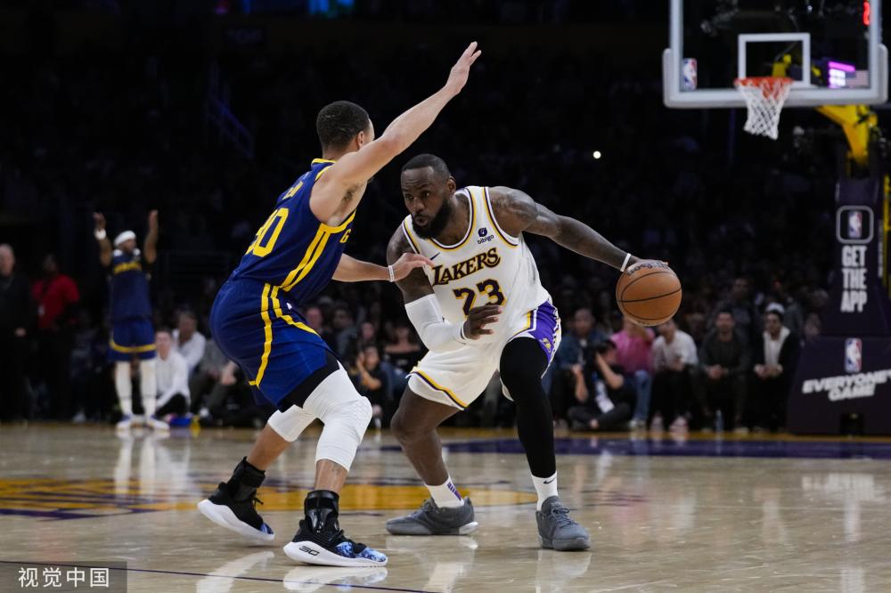 莱昂纳德在 莱昂纳德在