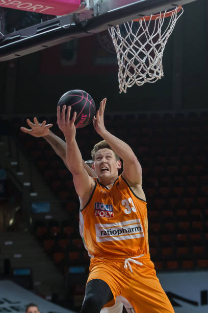 虽然射门次 虽然射门次