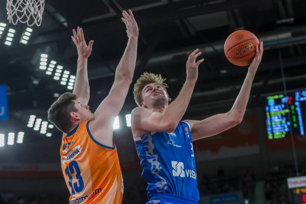 方面都展现 方面都展现