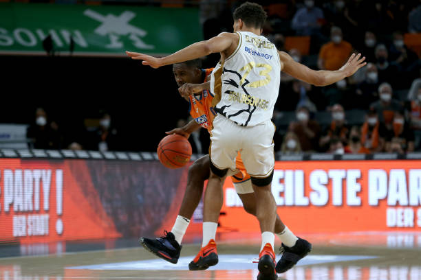 热刺主帅安 热刺主帅安