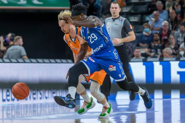 同时在不确 同时在不确